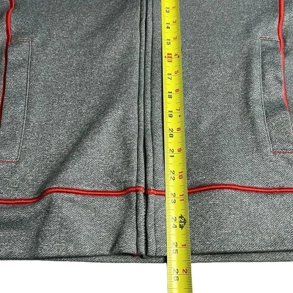 Cutter & Buck hoodie.Men medium.Grey,red trim , embroidered trim ,front zip - Picture 6 of 13